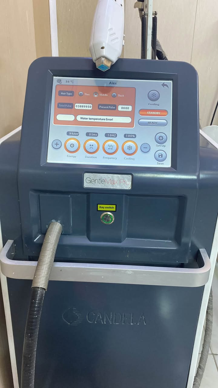 💎 للبيع جهاز ليزر دايود 810nm 💎
"مناسب لكل أنواع البشرة"

✅ المواصفات:

الشركة: Beijing Medical Beauty Ltd

الموديل: HP810T

المنشأ: الصين 🇨🇳

النوع: Diode Laser Hair Removal System 

الطول الموجي: 810nm

سنة الصنع: 2021

الطاقة: 110V / 230V

الحالة: شغال 100% - تم الفحص

✅ المميزات:

1. ازالة شعر نهائية للبشرة الفاتحة والقمحية

2. تبريد قوي - بدون ألم

3. شاشة لمس كبيرة وسهلة الاستخدام

4. مناسب للصالونات والعيادات الصغيرة

5. تكلفة الجلسة قليلة وصيانته سهلة

📍 المكان: بغداد - [الحرية /شارع مستشفى الشرق الأوسط] 

💰 السعر: 3,200$ دولار قابل للتفاوض

📞 للتواصل: *********** 🌱واتساب فقط 

الفحص والتجربة موجودة للجادين فقط

الجهاز نظيف ومشتغل عيادة

#ليزر_دايود #اجهزة_ليزر_للبيع #اجهزة_تجميل_بغداد #DiodeLaser #ازالة_الشعر
