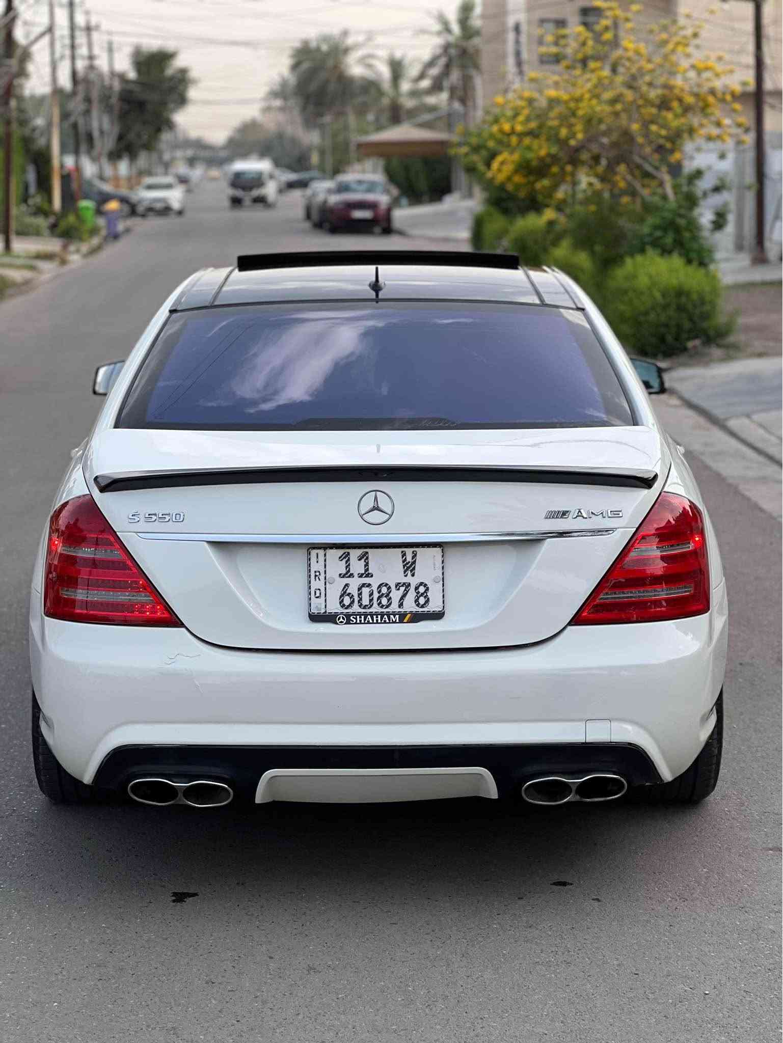 السلام عليكم
للبيع مارسيدس  S500  
موديل ٢٠٠٨  خليجيه فول مواصفات 
طويله وفتحه سقف بنوراما  بصمه تشغيل وابواب.  بردات كهربائية عدد٥.  
كامله بدون نواقص حداديه اماميه وخلفيه جديده. گير ومحرك بحاله ممتازه. السياره جاهزه وبيها  صبغ السونار موضح كولشي
السعر ١٧٨  
مكان السياره بغداد 
للاستفسار *********** بغداد, العراق
