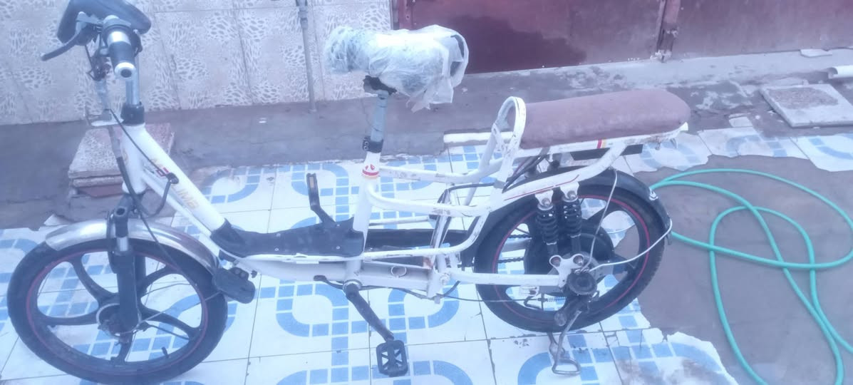 للبيع عوزههة بطاريات  السعر 70بيهة مجال رقمي***********
