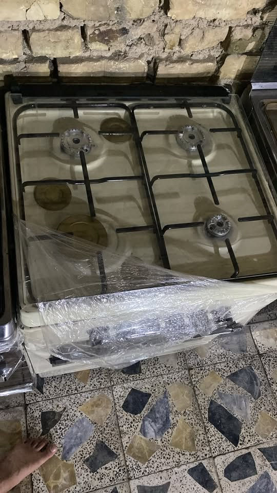للبيع طباخين شرط الفحص عيون وفرن الابيض جامته شفافه والاخر جامته سوده (***********) ناصريه مركز الشراي يراسلني واتساب وبيه خير ويدلل
