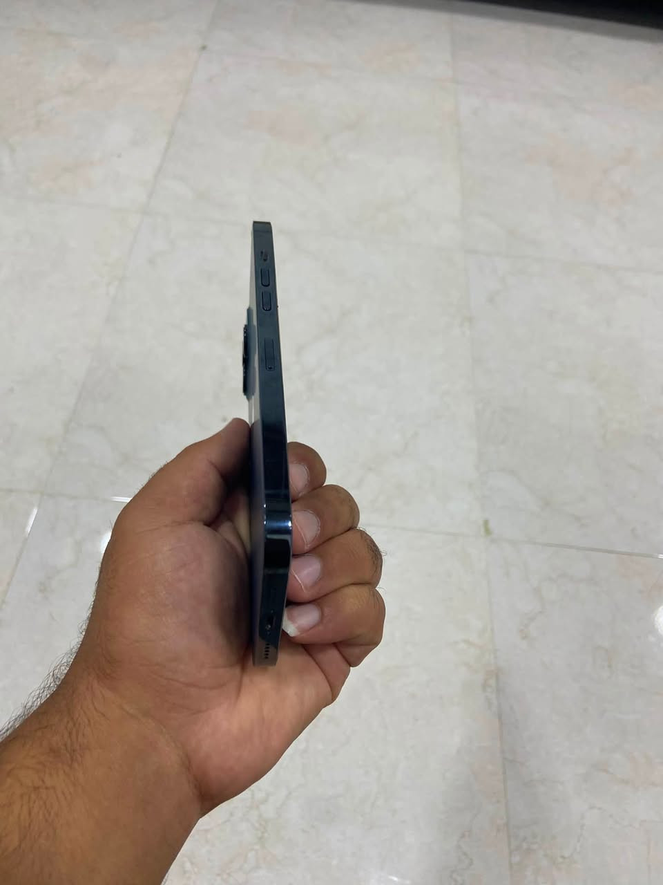 للبيع آيفون 12 برو ماكس ذاكرته 256 كيكه جهاز لوك شخط مابي كامراته فول فقط شاشه اصليه مبدل من شركه ابل فيس ايدي شغال شرط حاسبه كامره X5 بس مايشتغل باقي كل شغال شرط بطاريه بلادي 84 شرط مايصرف شحن نموذج M أمريكي سعر 325 وبي مجال خاص او اتصل *********** مكاني كركوك
