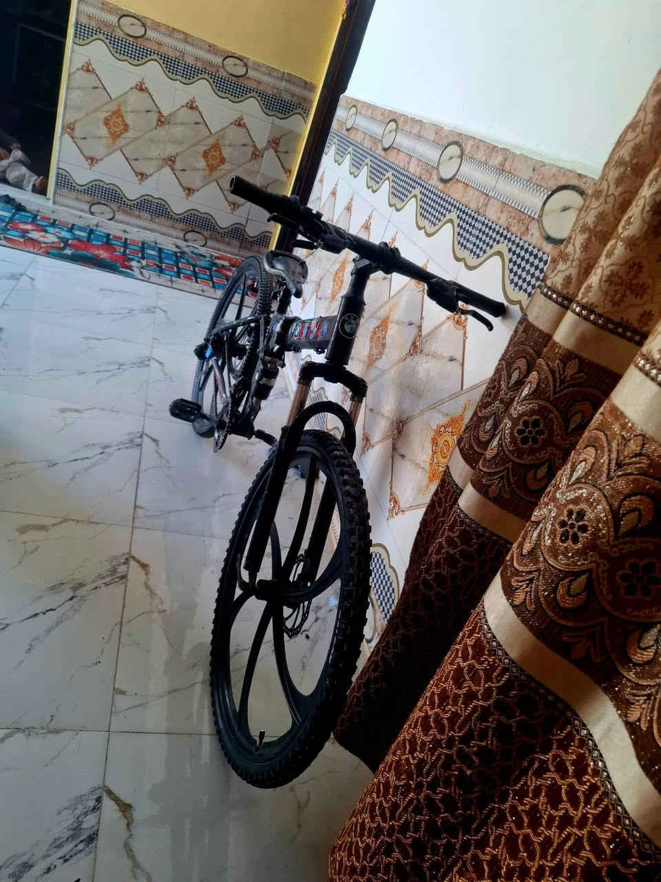 باسكل كورفت حجم 26 جاملغاته موجوده باسكل نظيف الطمك  لاغينه رقم الهاتف ***********
