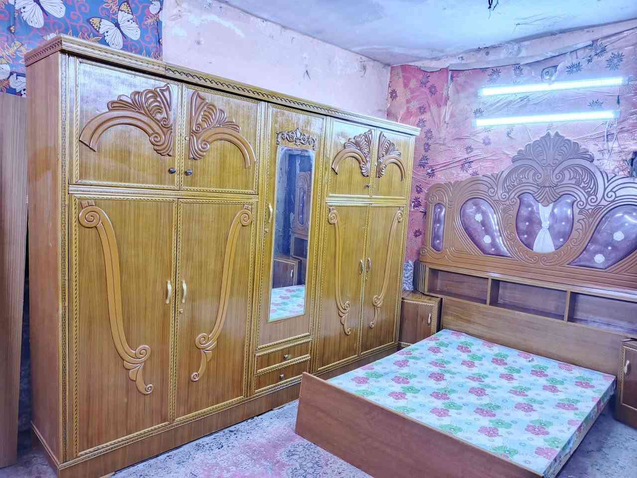 غرفه اخشاب خمس ابواب ملحق للبيع ***********السعر 650صاج الزاويه كنتوريه موديل حديث العنوان بغداد وكو توصيل متواجد وتساب
