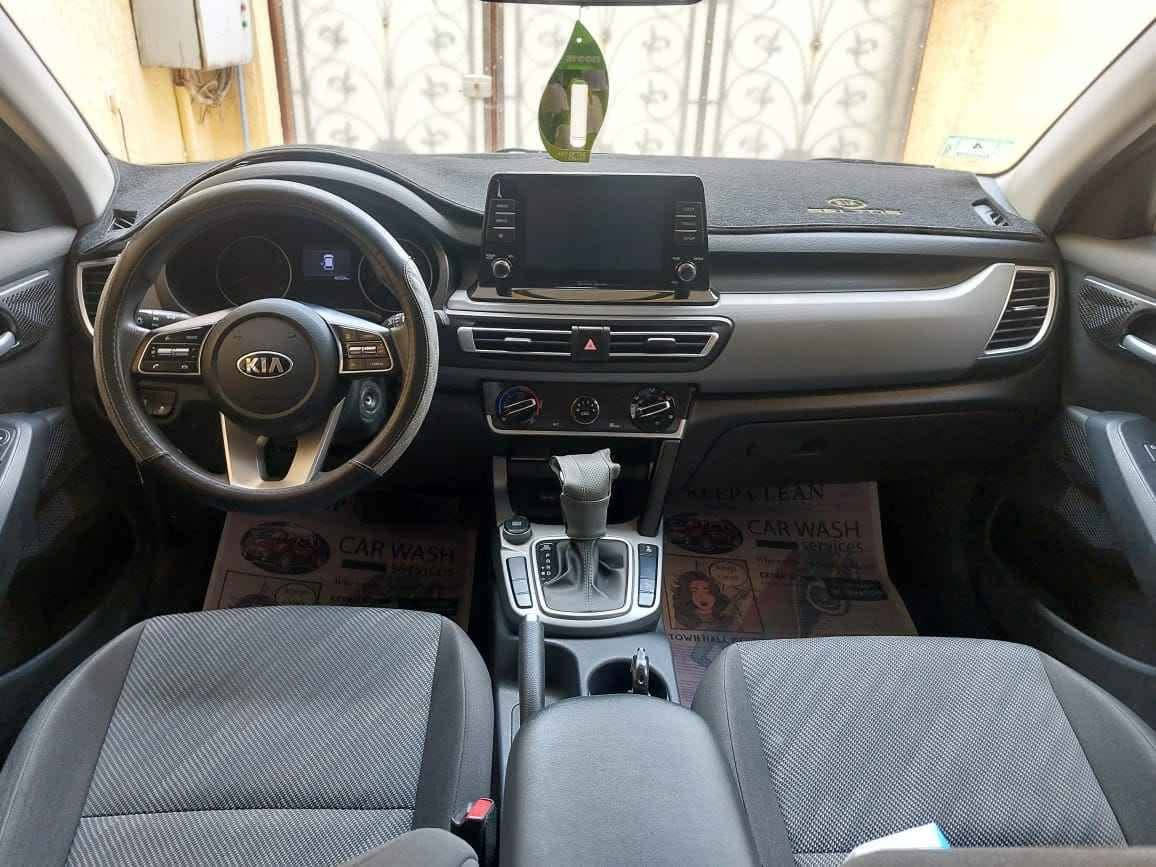 كيا سيلتوس موديل 2021 كلش نظيفة 
فئة LX 
المواصفات :-
١. محرك 2000 دوش
٢. رقــــم بغــــداد
٣. ماشية 45 الف
٤. كاميرا دوارة
٥. حساس اسطفاف خلفي
٦. اوتوهولد إطفاء ذاتي عند التوقف 
٧. مانع توقف
٨. نظام خرائط كار بلي 
٩. شاشة 8 انج 
١٠. انظمة قيادة 
١١. تحكم ستيرن جهتين

🔺 ️السيارة وأرد امريكي بدون حادث ( كليين ) فقط خدوش بالدعامية وموجود التقرير (الكارفكس) والصور بأمريكا ورقم الشاصي 

بالعراق صار بارد بسيط في باب السائق موجودة صورته بأول تعليق

السعر 173 وبيها مجال بسيط مكانها بغداد

للتواصل : 
‭‭*********** بغداد, العراق

