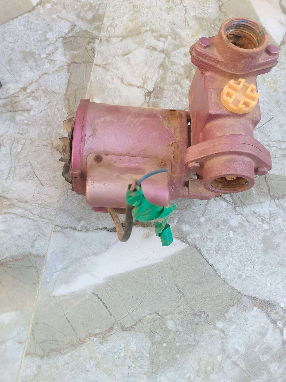 للبيع شغال مكانه بطويريج ***********
