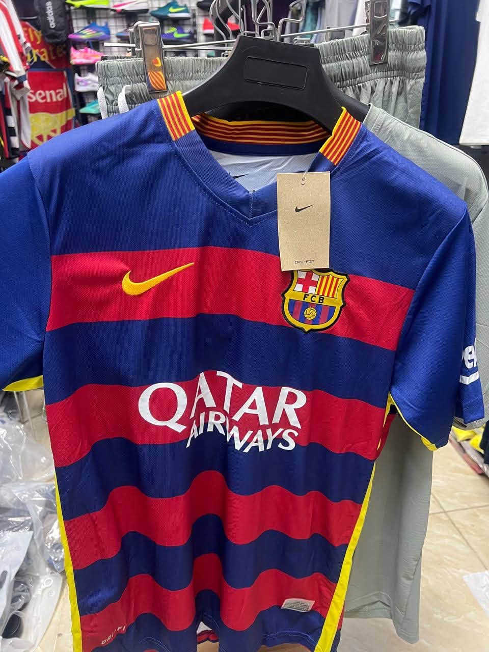 سعر القطعه 10 الاف

توصيل لكل العراق 5 الاف 

 خامه تايلندي 

دريس وشورت 

واتس اب 

***********
