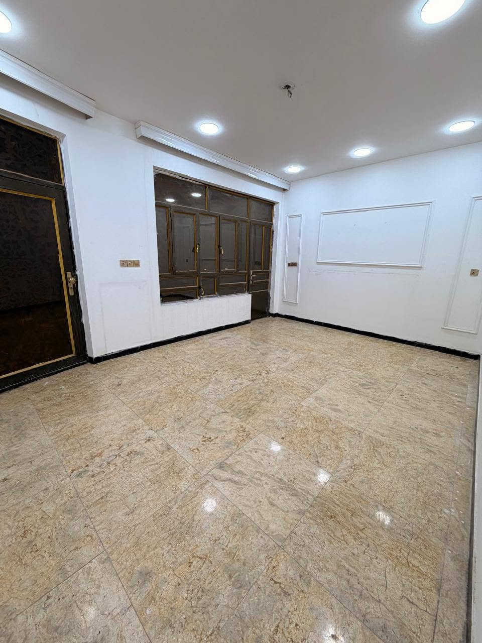 🏠 دار للإيجار في السيدية
📐 المساحة: 100 متر

🛏️ غرف نوم عدد 3
🛋️ صالة
🍳 مطبخ
🚿 خدمات

📞 للتواصل: ***********

🏢 أرض القمة للتطوير العقاري
