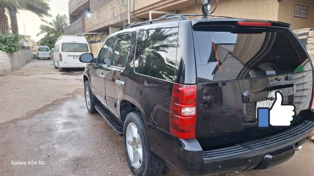 سلام عليكم 
تاهو LTZ فول موصفات موديل 2008
السيارة خليجيه بدون حادث مابيها نواقص السيارة 
جاهزه صدر جديد مكينه 5300 المرغوبه كير ومكينه
جدد شاديهن رقم كركوك قرار ٤٨ فقط وكاله تبريد شغال 
مابها نقص المكان بغداد الشعب السعر 120 وبيها مجال حك الجيه رقم ***********
