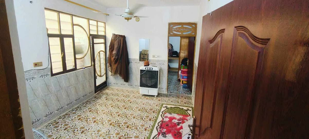 للايجار بيت مساحة 115
مقابل قرية الغدير قرب الشامل مول قريب على الشارع العام منطقه تبليط غرفه+صاله+مطبخ+صحيات+استقبال البيت جاهز من كلشي  بي وطني وخط مولد ونانو للانترنيت وكيزر  وماطور مي  ايجاره 275
***********
