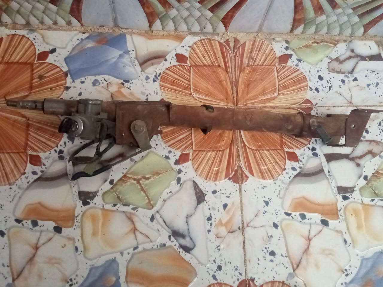 نوزلت كيه سيفه شرط شقااله سعره 40 / حساس مال تخان شقاله سعره 15
/ جوزه سعره 15 //***********
