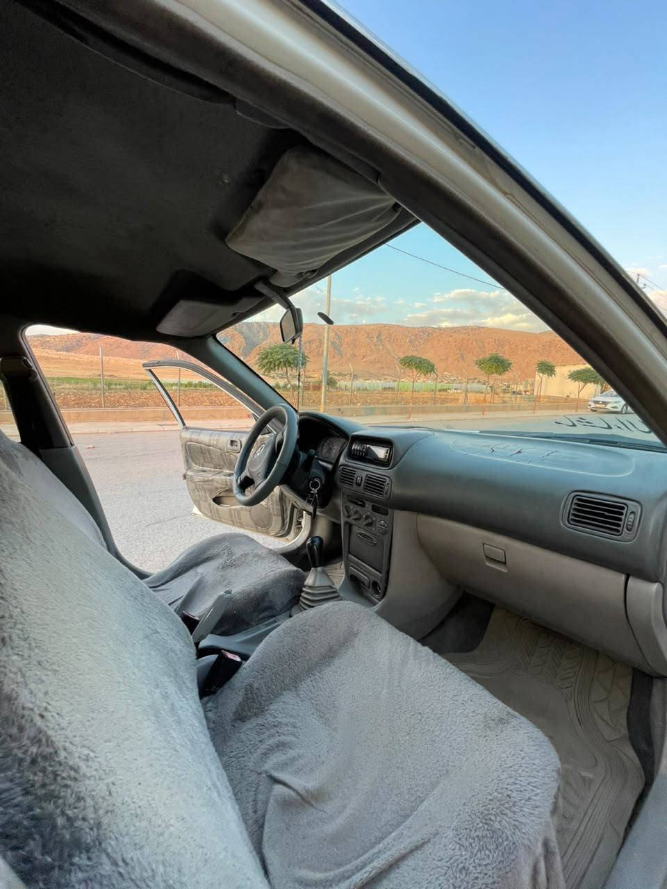 کڕۆلا 1999
ڕقم اسلی ساڵو نیوێکەسەنەوی بەسەرچوە
پاوەر ، قفل مه رکەزی ، تەبرید دەسکاری دەوێ کۆمپێسەری لەسەرە
تەحویل بەشەرت
مەکینەی لەزەخت دوکەڵ دەکا
270000 
غرامەی لەسەرە دەیگەڕێنمەوە 
نرخ 42 و مجال 
ژ.م ***********
***********
شوێن هەریر شقلاوة, أربيل
