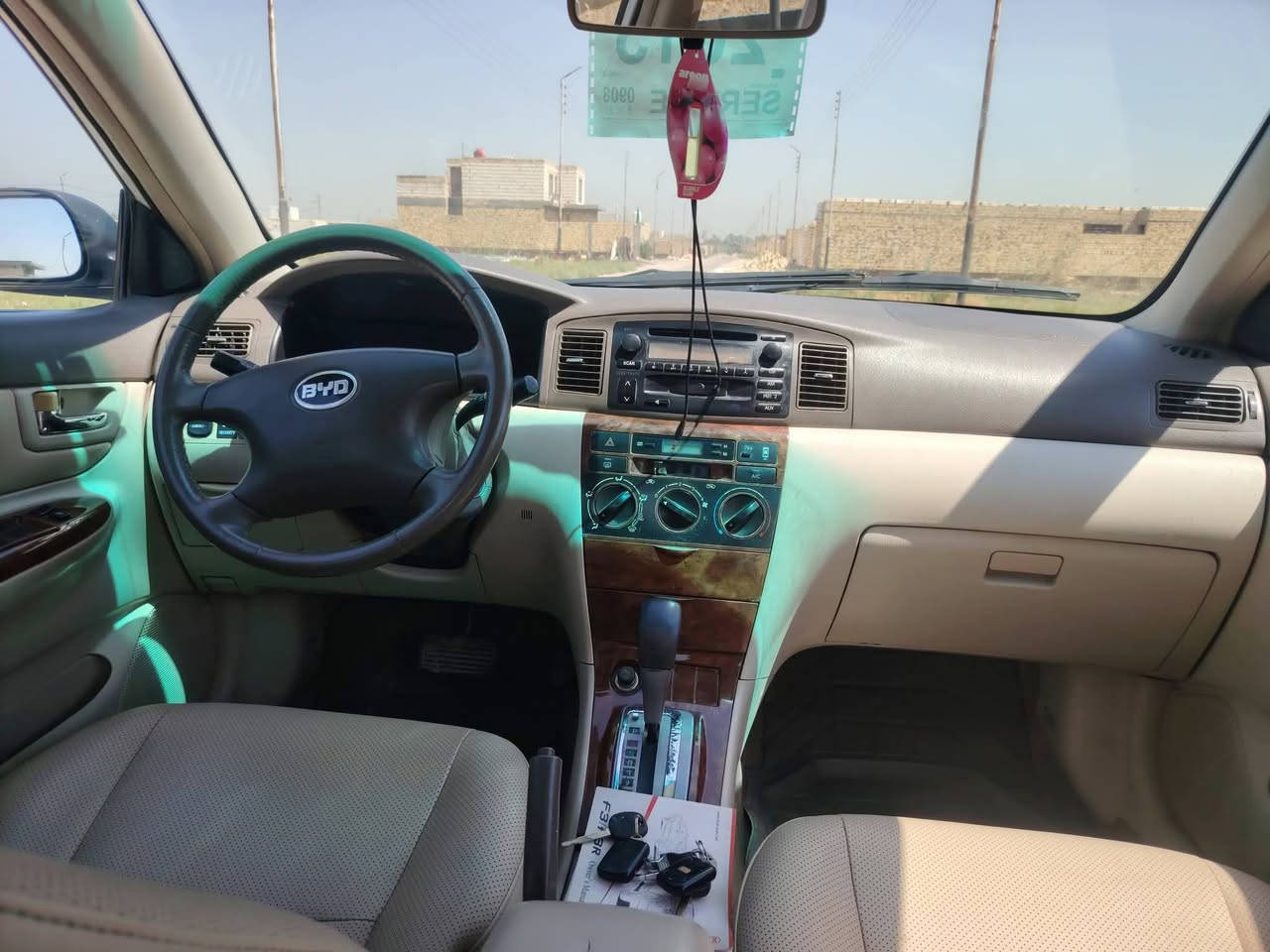 السلام عليكمBYD إف f3 گير اوتوماتيك موديل 13خصوصي بأسمي شرط ابلادية استلام شركة من ٢٠١٣ ليهسه مابيوعه بس مره وحدة رقم ديوانية الأنگليزي استوني داورته 
محرك وگير مكفولات والگشر بيه جراد .... 
وبيه ضربه من يم قبق البانزين 
لتبريد شغال ثلج 
صدر 80٪
سعرهه 58 
مكانهه الديوانية عفك ومتواجد عالخاص وعالواتساب ***********
واتصال ***********
