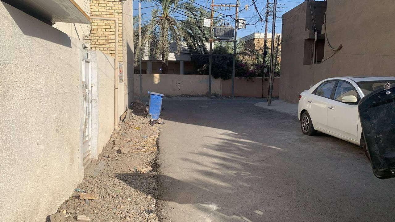 السلام عليكم بيت 200متر واجه6 نزال 34 موقع البيت سريدات القديمه المربع الاول شارع حجيه صبريه البيت بناء قديم السعره 70 مليون للاستفسار ***********
