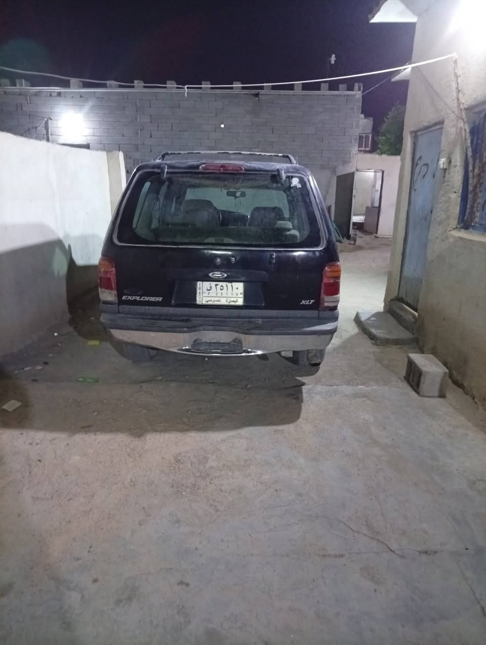 سلام عليكم لبيع فورد اكسبلور موديل 2000 رقم بصره مكينه 3000 وكير حلوات سنويه 2028 مكاني البصره زبيرسعر 27/وبيه مجال ***********
