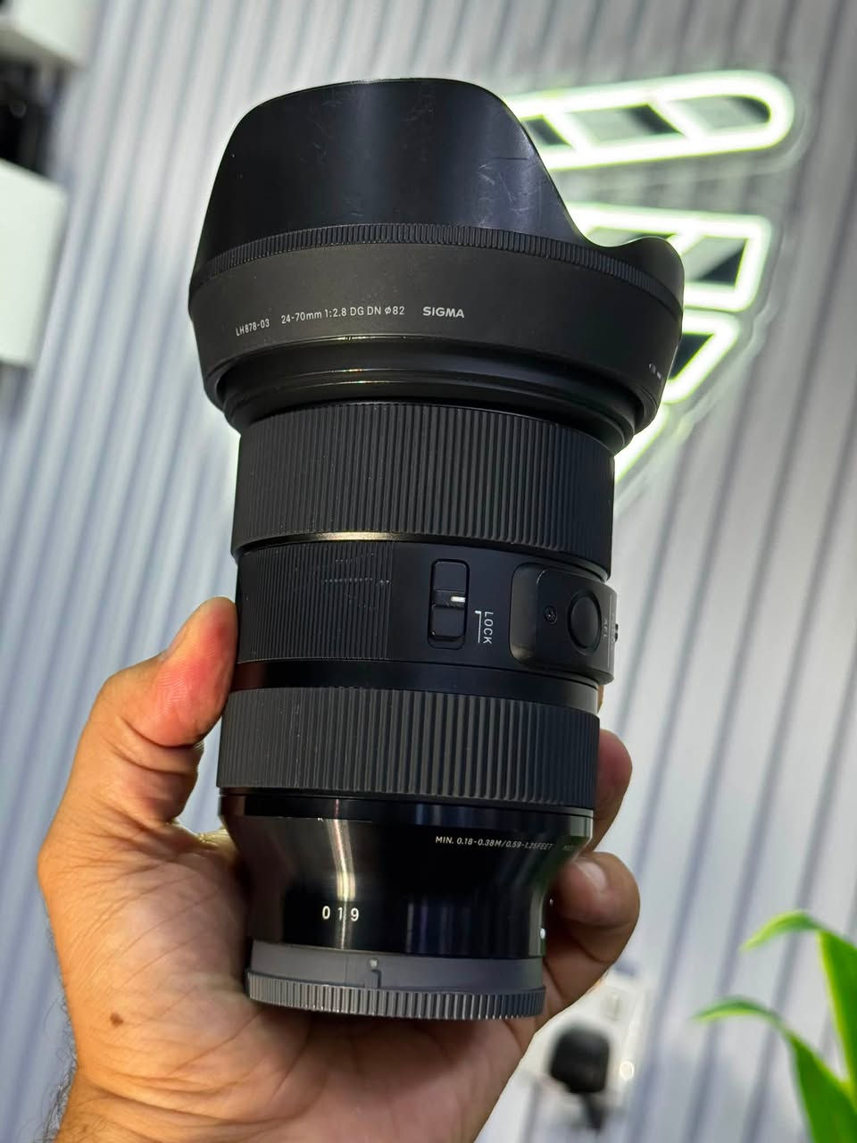 #daste_dw_مستعمل
——————————-
#sigma 24-70 F2.8 mark 1
اصدار الاول
—————-
Clean 90‎%‎
ملاحظه / زجاج بيها ضربه بسيطه واضح بالصور
تيبنى / شوشةى لينز شوختةكى هةيه له رسم دياره
