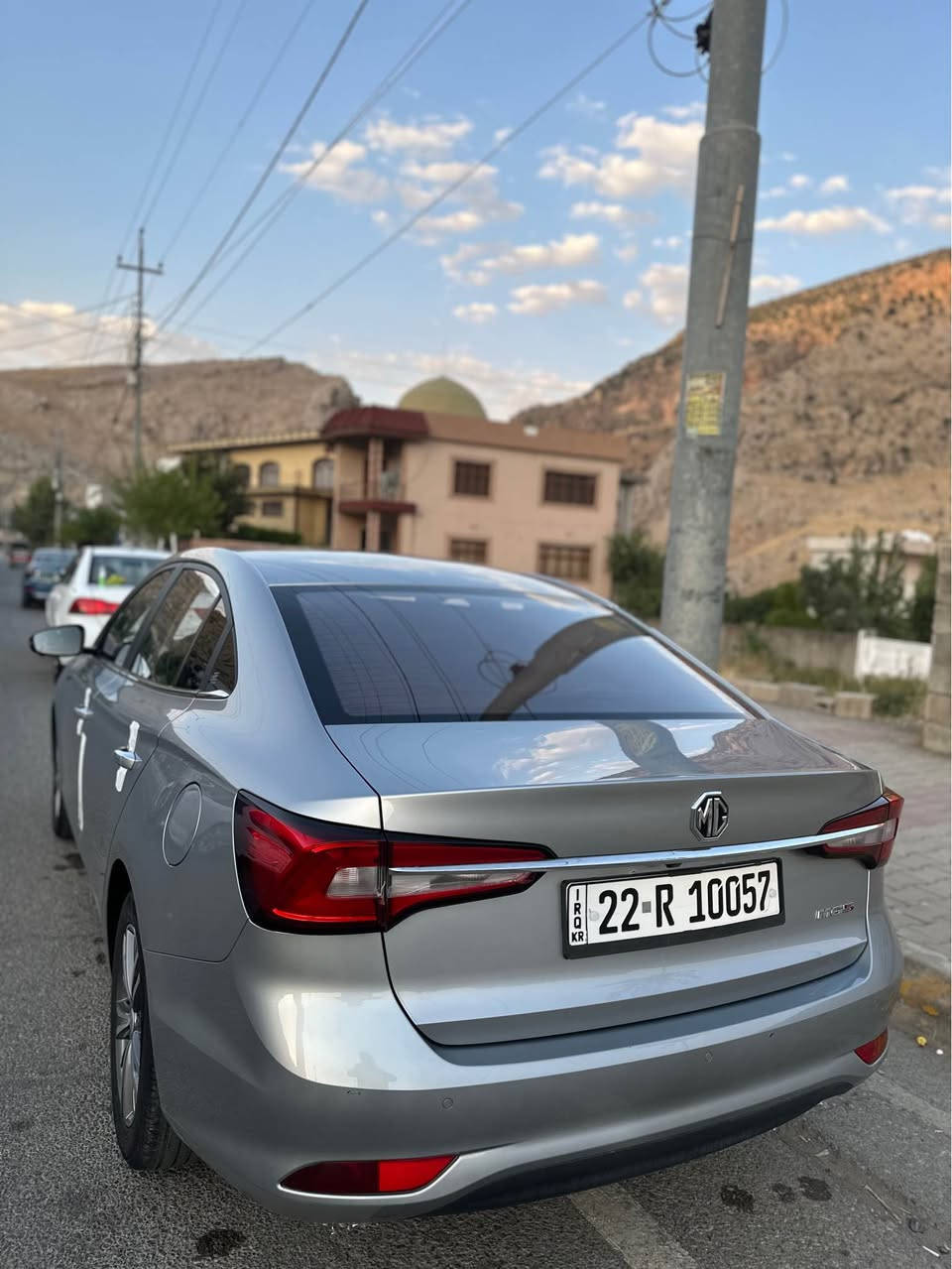 Mg 5 2023 فول مواسوفات 
27,000 ڕۆیشتیە  
سەیارەکی زۆر زۆر خاوێن و توند و تۆلە 
سبوغ هیچی نیە 
تەنها سەری بۆنیتی بستەک تەعدیلی هەیە
نرخیشی داوای 105 وەرەقە و مەجالەکی برایانەی لێ دەکەم 
*********** wats up/ viber 🤳🏻 سوران, أربيل
