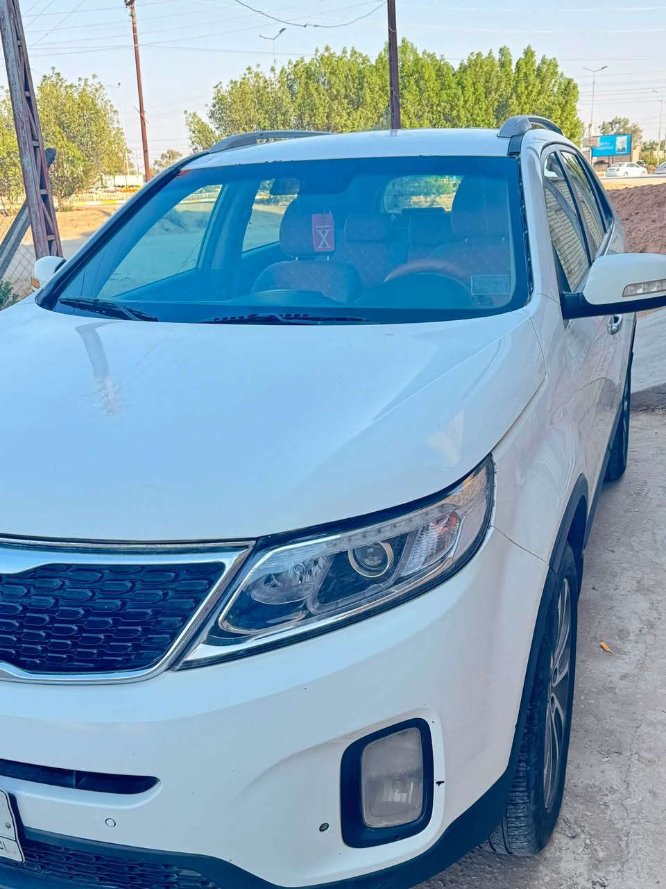 سيارة كيه سورنتو (2015) Kia Sorento خليجي المواصفات ✨:
7 راكب
المحرك =6v
سياره تحكم كهرباء في المرأة الجانبيه 
وكرسي السائق 
بصمه 
كامره خلفيه حساسات 
سيارة نضيفه كلش 

سيارة يوجد فيها فقط ضربه بسيطه في مقدمة البنيد 
ومرجعه عل بارد بدون صبغ حتى 
للاستفسار الرقم: ‭***********‬
