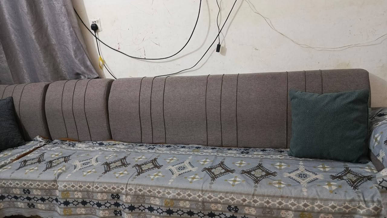ديوان 11نفرمستعمل مكان نجف حي الميلادالسعر200وتساب ***********
