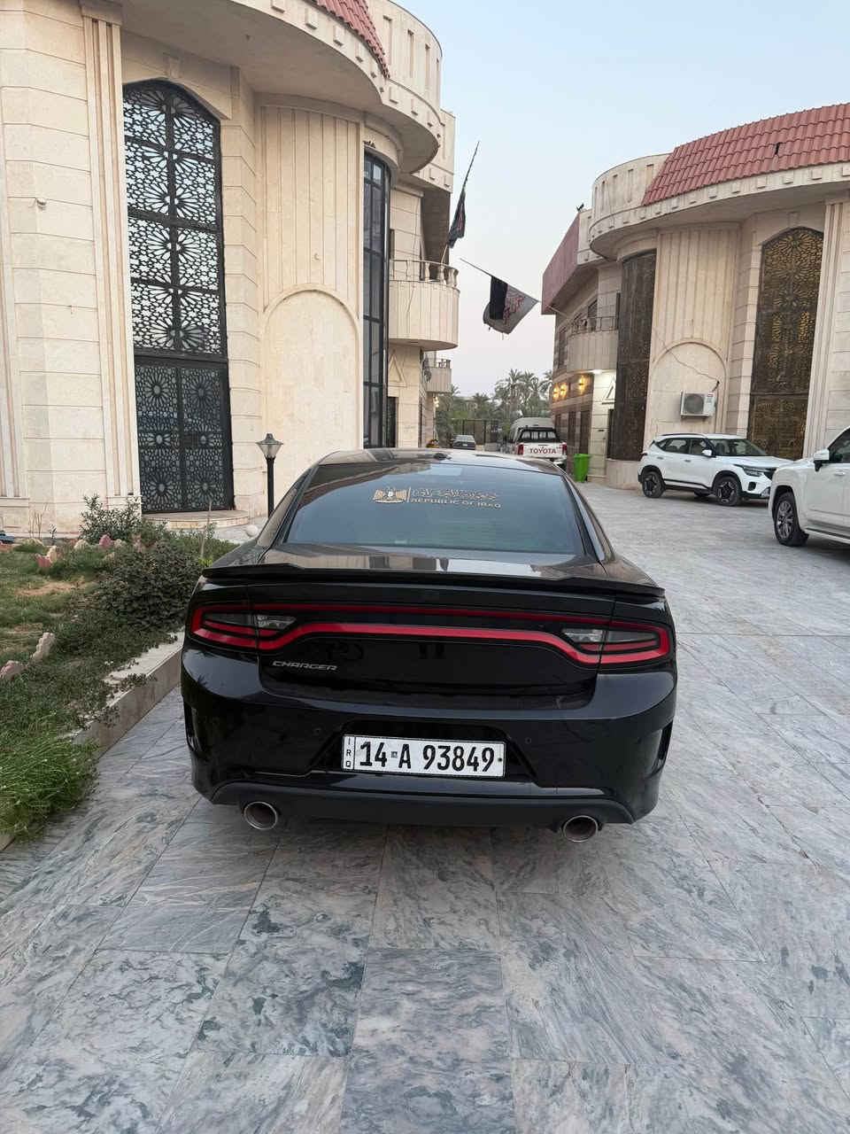 سلام وعليكم چارجر مديل 2016 اصل باسمي رقم جديد السياره لون اسود مال بيت ما مشتغله خط ابد جاهزه مكينه كير تبريد حداده كشنات السياره دايتونه حادثها چاملج جهه العبري وبنيد وجاملغ الثاني بي طعجات وانه مبدله اصلي وكاله 
مكان السياره بصره حمدان 
السعر 170 وبيها مجال للشراي 
رقم التلفون *********** البصرة, العراق
