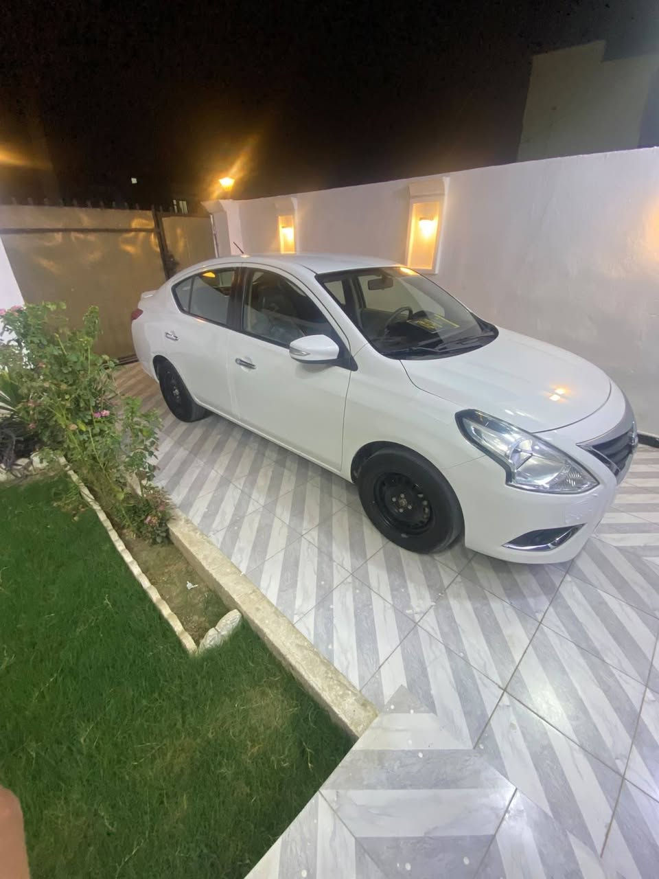 سلام عليكم سني موديل 25 ماشيه 29ونص سياره حيل جديد مكينه كير تبريد صدر كله مكفول لا صبغ ولا تبديل ولا ضرابه فقط بيها بارد شبر وباقي كله مكفول تحويل ثاني يوام سعر 117وبياه مجال راقمي ***********
 مكاني بغداد سونار بل منشورة دوشمه ارضيه وكشنات
