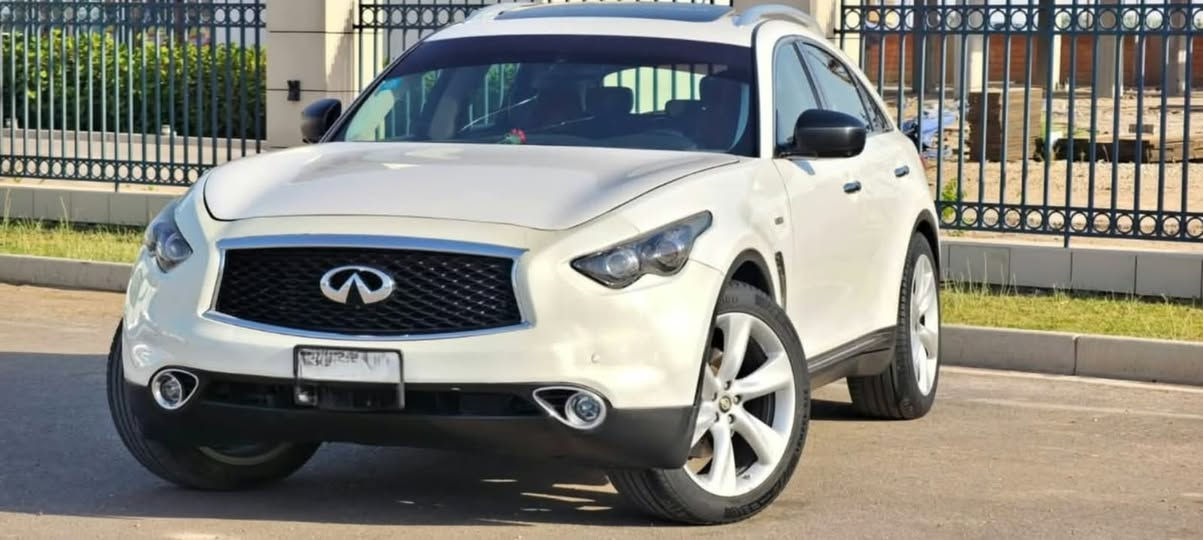 انفنتي fx50s 2012 خليجي كفالة
اجدد fx50 بالعراق
فول مواصفات اعلى فئة ومكفولة من الصبغ وسونار بالمنشور
رقم بغداد مميز جديد تحويل ثاني يوم
ماشية 150 الف كيلو
المواصفات 
كاميرات 360 درجة
رادار حساسات امامي خلفي
دخول ذكي
ترحيب 
جنطة كهرباء وشفط
شاشة بالسقف 
كشنات جلد وكهرباء وميموري
تدفئة وتبريد بالكشنات
ستيرن كهرباء
لايت زنون متحرك داينمك
بيها ملاحضة بسيطة تنزل من السعر 
صبغ الدعامية الامامية
وحساس تاير واحد

السعر 135 مع مجال بسيط 
مكان السيارة النجف الاشرف 
***********
