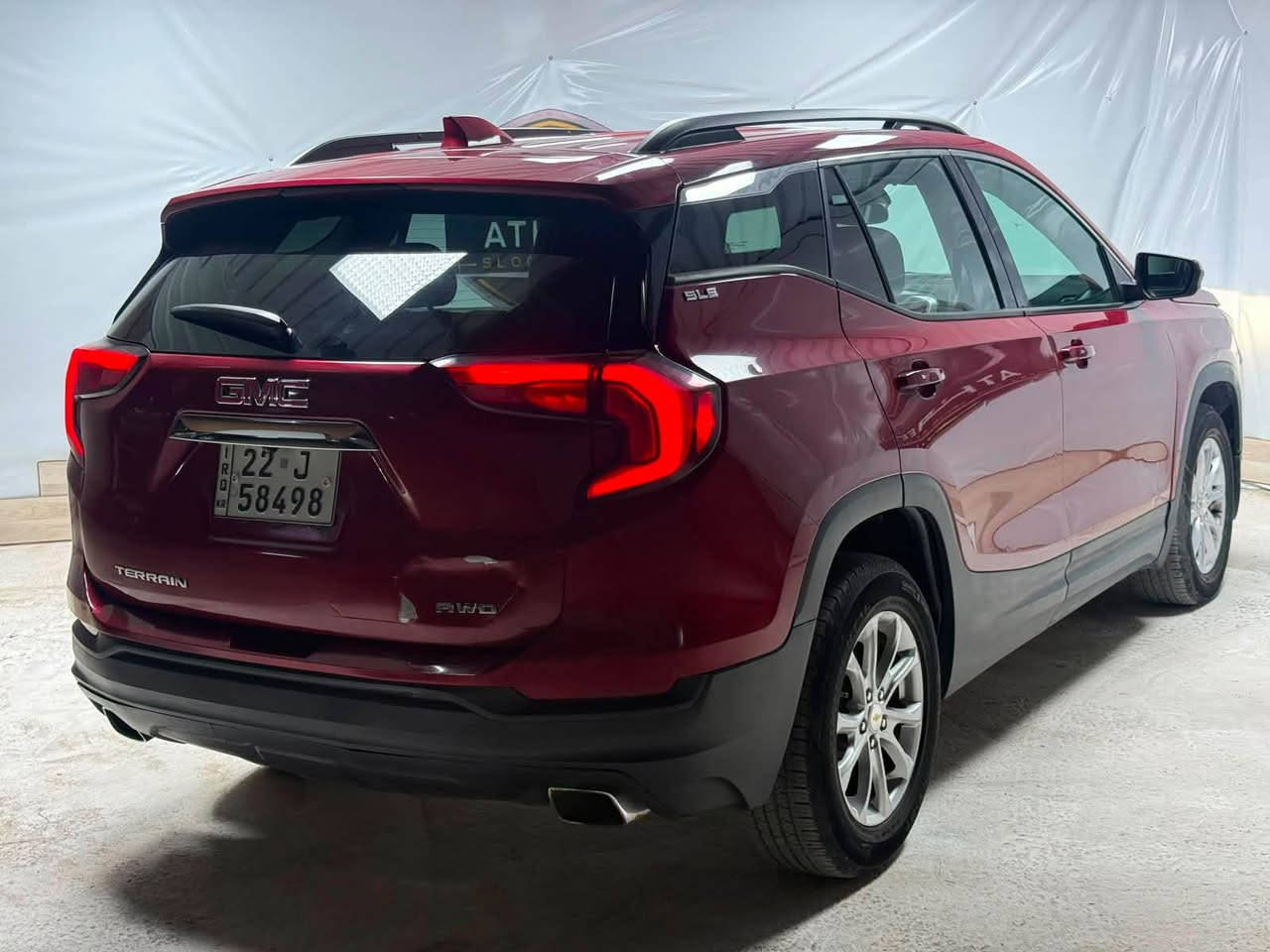 GMC Terrain SLE 2018 للبيع 
محرك 2.0 تيربو المرغوب 
السيارة جاهزة و نظيفة  
ضرر ٣ قطع بدون دواخل لا شواصي لا لغود كفالة و قطعتين بيها ضرر بسيط بالعراق 
شاشة 
كاميرة خلفية
اضائة الي اي دي 
مقاعدة واسعة 
مري جانبي إلكتروني 
رقم شمالي تحويل باي وقت 

موقعي بغداد 

سعر السيارة 120 بيها مجال مستعجل على البيع و خواتها بالسوك كله مو بهذا السعر 

***********
