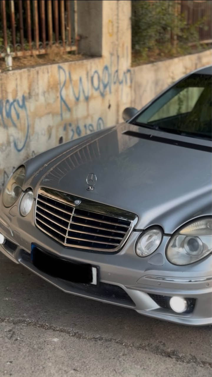 e class V6 
مەنەفێست ایبراهیم خەلیل قەپات مواسەفات موسو براوە بەشەرت تەقەو رەقە گێر مەکینە بەشەرت چرکەو ١٠٠ بکوژە تەبرید سارد گەرم مەزبوت هەیکەل بیلاد AMG سیارە نمونەیە کارەباتی هەموی بەشەرت ABSبەشەرت سەقفو حیزام بەشەرت
سەوداش دەکەم بە سیارەی مودیل نوی 
*********** أربيل, العراق
