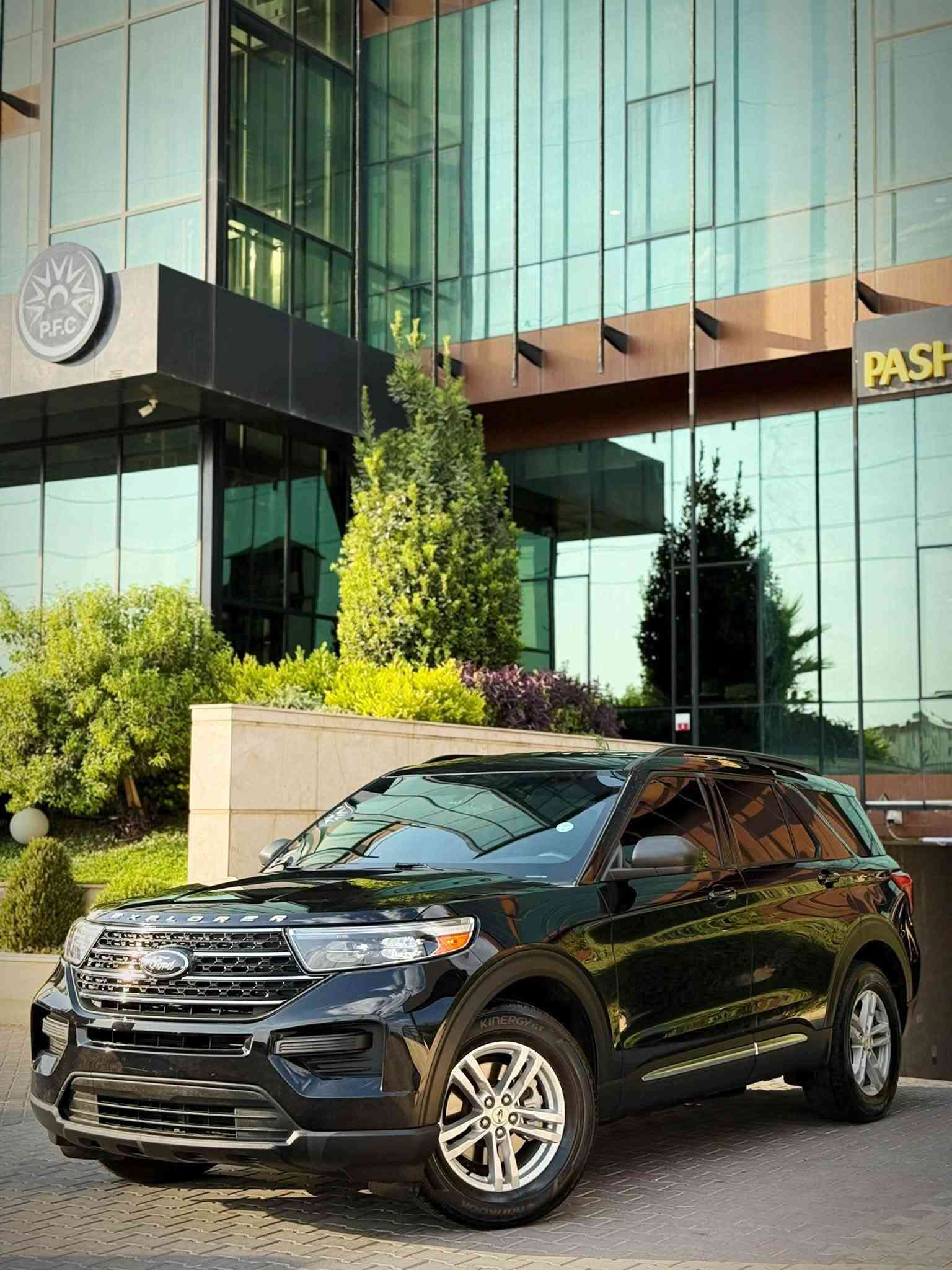 السلام عليكم  
للبيع فقط
‏FORD EXPLORER 2024
مواصفات XLT
- فول رادار سستم امامي جانبي خلفي
‎كاميرا خلفي حساسات خلفي 
‎بسمه تشغيل بسمه ابواب 
‎تشغيل عن بعد
‎صندق شفت كهرباء
‎- كشنات كهرباء كشنات هيتر  ستيرن هيتر
‎- شاحن لاسلكي 
لايتات ليدو زينون بكلايت ليد
‎ ستة وضعيات قيادة
‎محرك 4 سلندر 2.3 تيربو
‎- ماشيه 26 الف فقط  
‎- تدفئة كشنات وستيرن 
‎- كشنات منفصل VIP
‎7 راكب
تبريد مركزي
‎بدون قطره صبغ بدون تبديل 
شبر تعديل بارد من جملغ خلفي فقط
بدون رقم تترقم شمالي فقط اربيل سليماني دهوك
‎للاتصال والاستفسار اكثر 
***********📞
