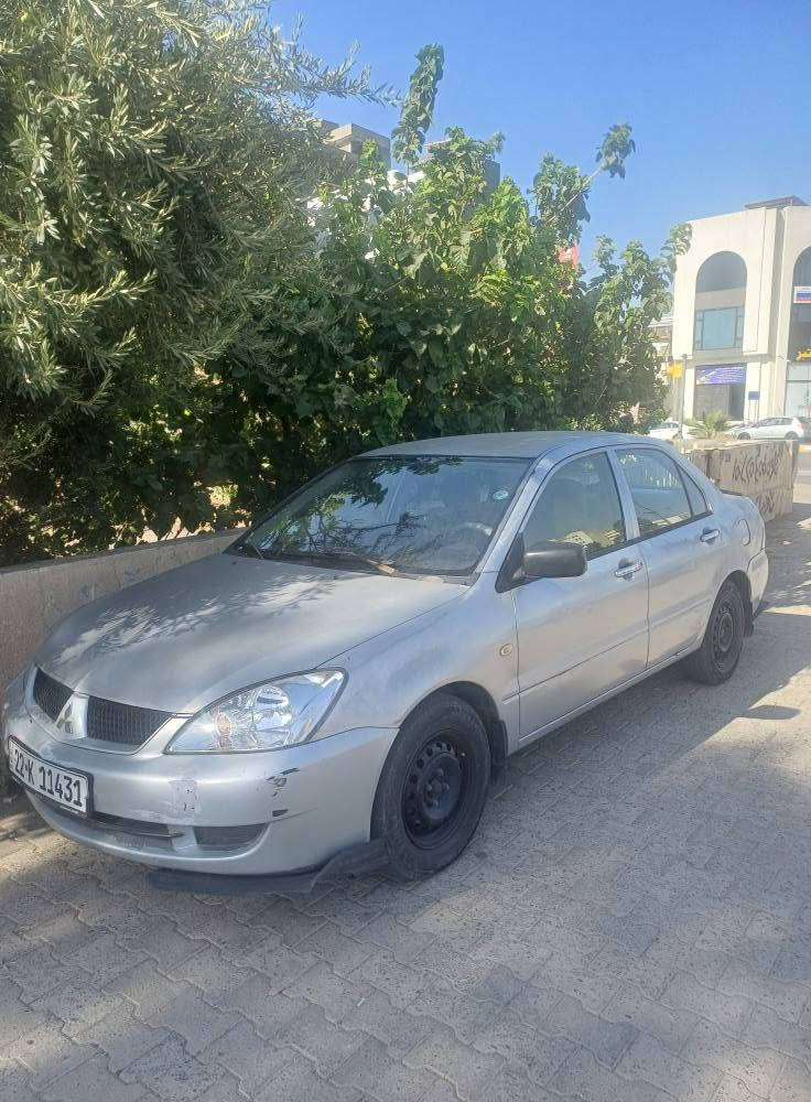 ميتسوبيشي لانسر  بلا صبغ فيها قطعة واحدة صبغ فقط كير محرك بشرط سنوية جديدة حتى ٢٠٢٩ 
سعر ٦٨ ورقة و بي مجال..مكان اربيل
هاتف *********** أربيل, العراق
