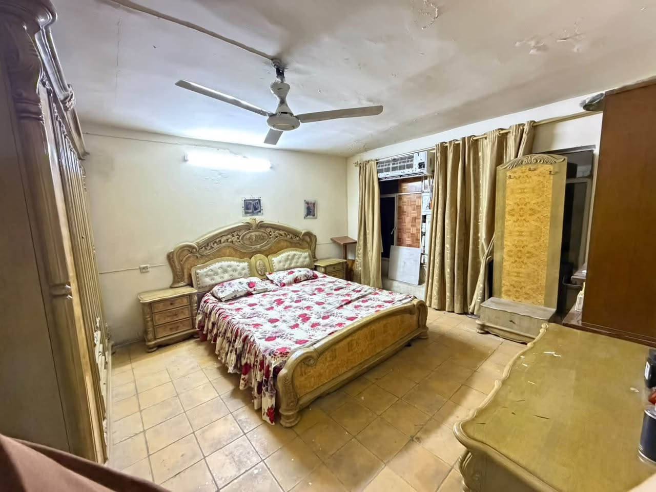 بيت للبيع 
الشعب /حي التجار/شارع 40/شارع مدرسه بلقيس /شارع الزيدي للعقار  
المساحه 96 سند مستقل بأسم شخص واحد 
للاستفسار على هذا الرقم *********** 
***********
