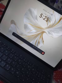 شاشة مقاس12.1 إنش بدقة 2.5K ومعدل تحديث 120 هرتز. يعتمد على معالج Snap...