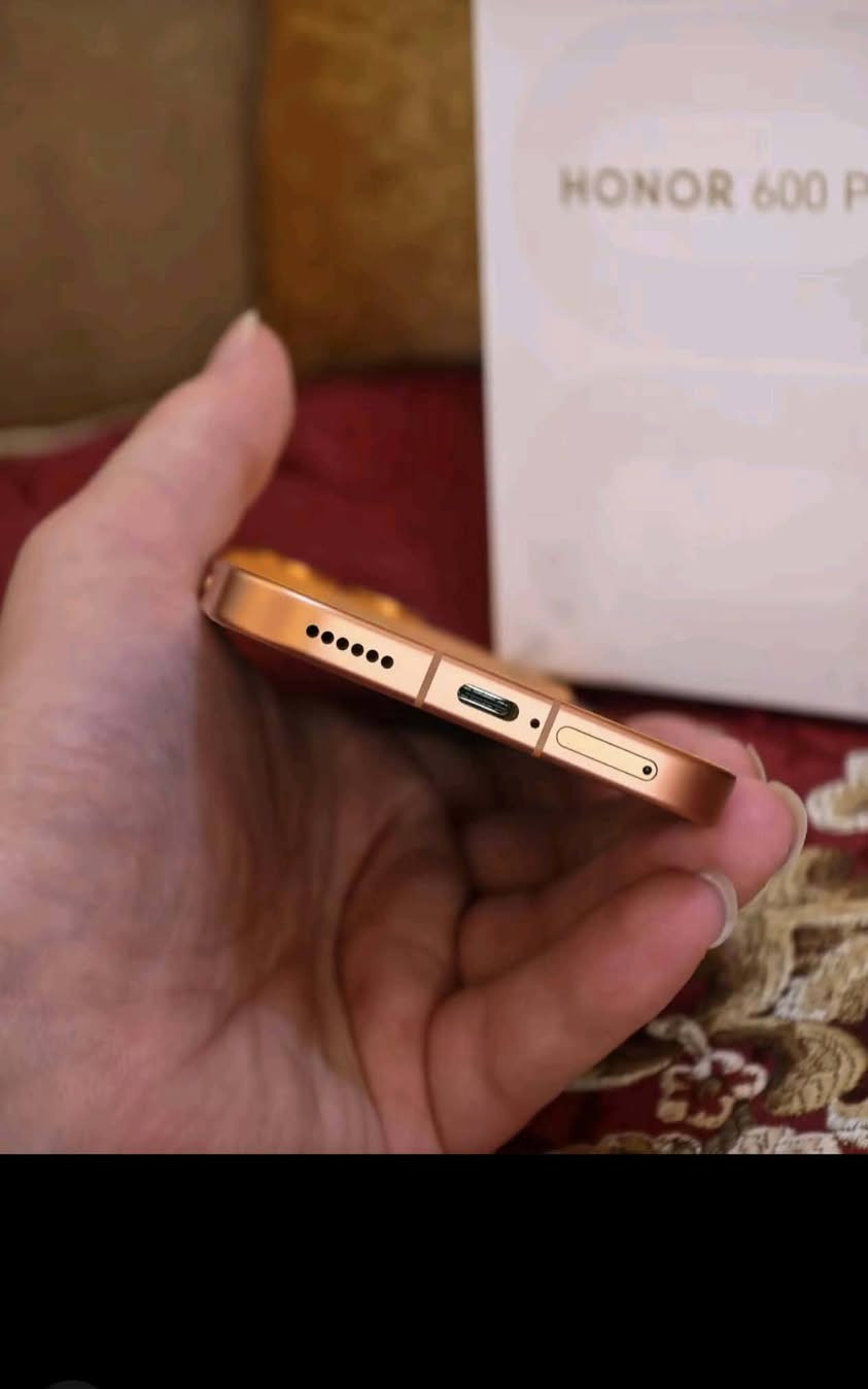 HONOR 600Pro           جهاز لبيع
الاستخدام اقل الشهر 
جهاز مواصفاته معروفه 
اخذته مليون و50 الف مع الاربود 
جهاز مغلف بي بي اف لوك جديد 
ليريده سعره 850 وبيه مجال 
الاستفسار اتصال على هاذا الرقم ***********
مكاني هيت
