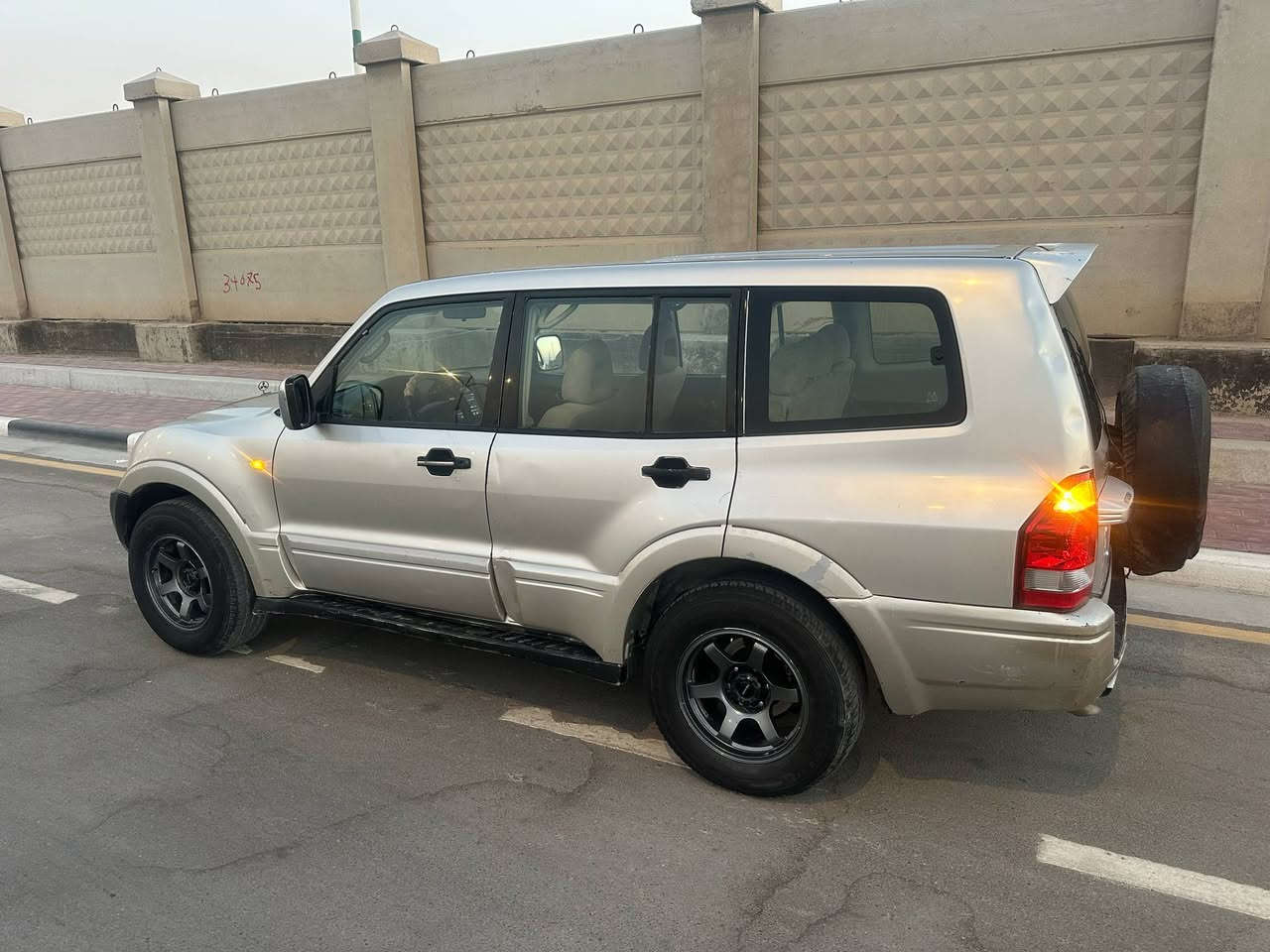 السلام عليكم باجيرو ٢٠٠٥ مكينه البلاد سياره جديدا مال جناي مكفوله من الصبغ والضرب سياره ادوات بيها ارقام وسنويه بغداد علمن ادوات السعر ٣٥ مال جناي مكني كربلا مكلف بل نشر ***********
