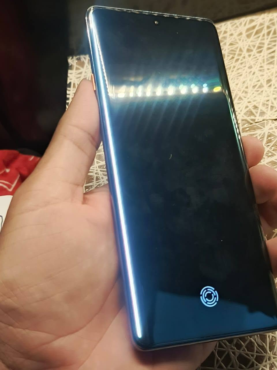 تكنو كامون 40برو 5G/بدون ملحقات
ذاكره 256/رام 8+8
بطاريه 5200
معالج دايمن ستي 7300التميت /ببجي90فريم
شاشه منحنيه 144هرتز 
دبل بصمه 
دبل خط 
دبل صوت 
جهاز معروف مواصفاته مكفول من عطل وتصليح 
فقط بي خط ابيض بطرف شاشه بسسب وكعه
للبيع او مراوس سعر 225وبي مجال قليل
شراي يتصل ***********
مكاني كوووت
