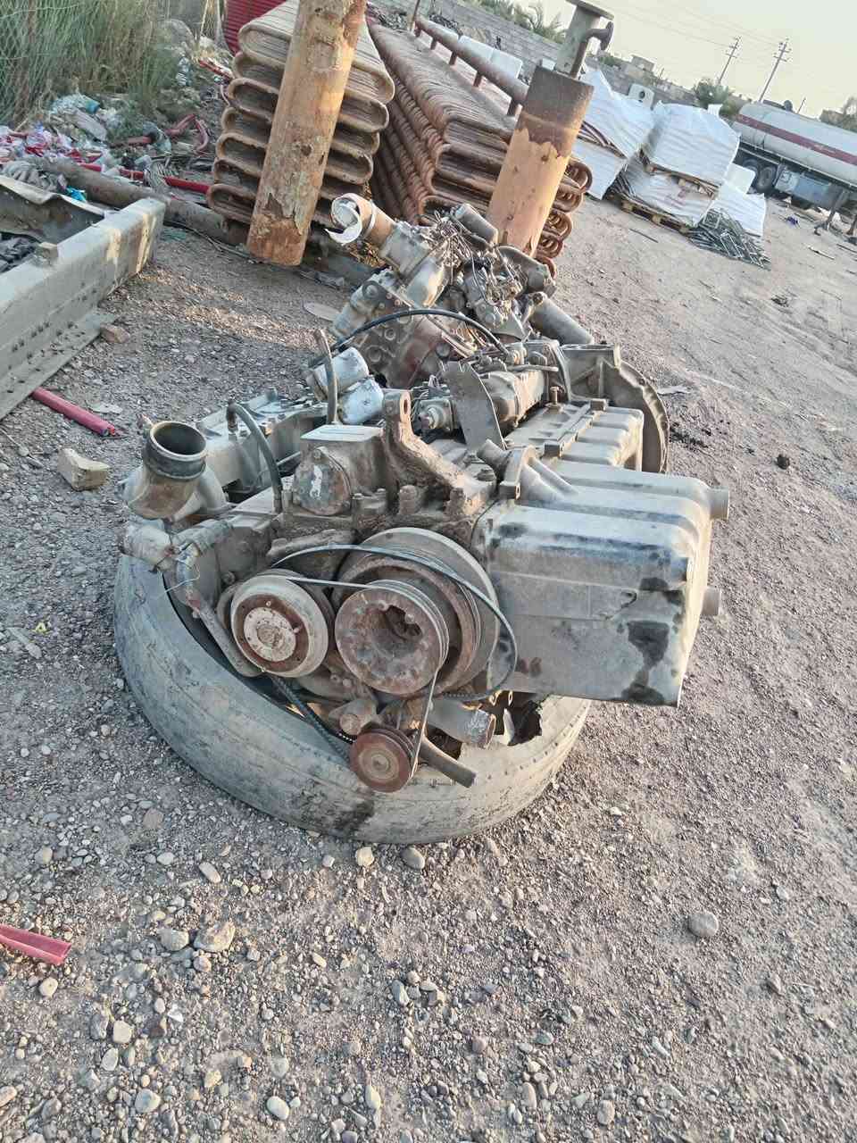 سلام عليكم البيع محرك مان مفتر بيه  يطخ حجم محرك ١٢٨ سعر 5وراق رقمي ***********
