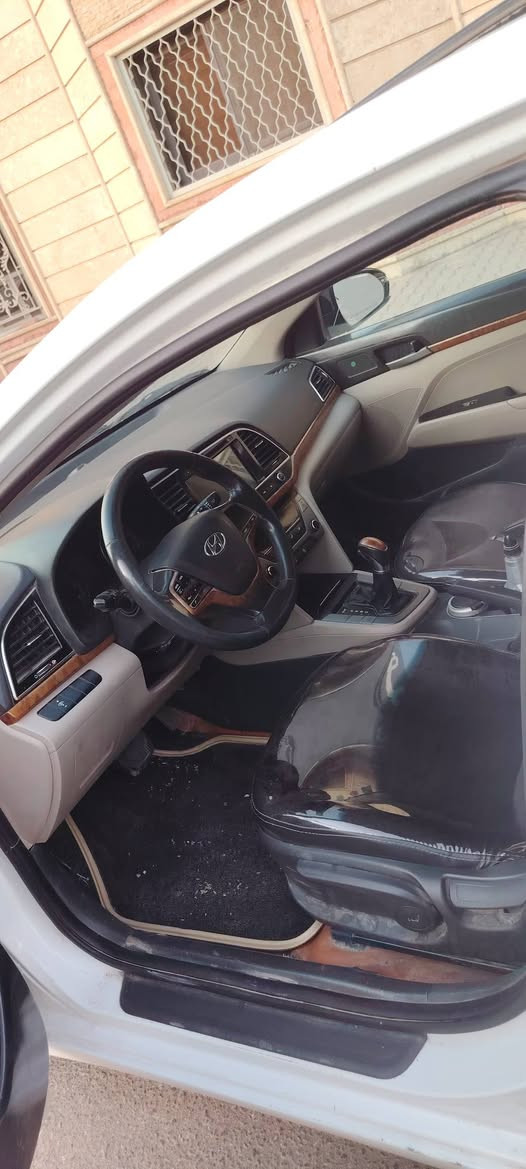 المكان / النجف الكوفة
السعر / 115$ وبيها مجال للطيبين 🌹
رقم بغداد انكليزي باسمنه 
الرقم / ***********
مواصفاته 
مكينة 2000 المرغوب ♨️
وضعيات قيادة 
ايكو اقتصادي✅
سبورت 
نورمل 
فتحه سقف
قطعتين تبريد 
اشاير بالمري شفط 
السيارة جاهزة مابيها نقص  مكينة وكير وحدادية وتبريد ثلج وتدفئة كفالة
