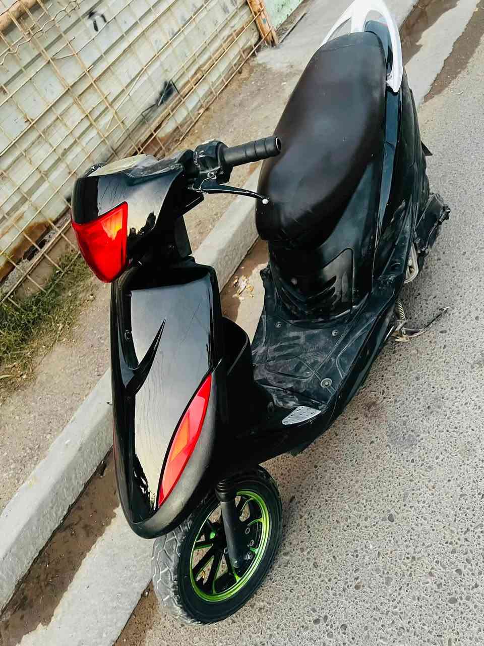 عندي ماكس عدله نضيفه مكينه ناعمه شلعه ومعدل سلف وهندر ويكلب وصالنصه رياضي اوراق كامله المكان الغزاليه السعر 400 الشراي يخابر وهذه رقمي ***********
