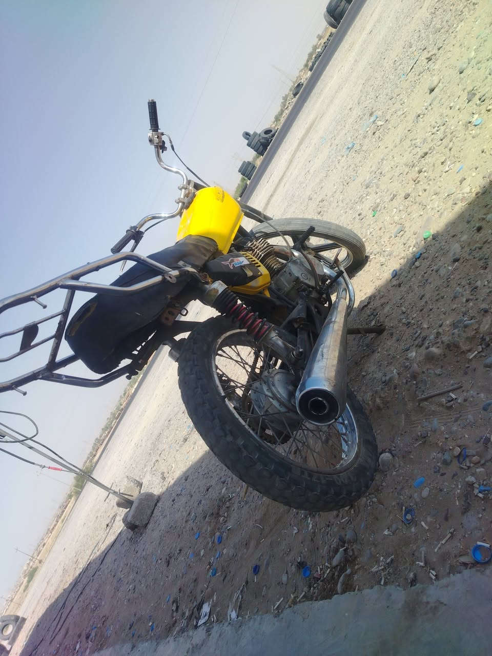 أعاده المنشور بسبب الوعود الكاذبه
مكان الدراجه صلاح الدين بيجي
سلام عليكم دراجه البيع عاطل مايشتغل محرك خمسه كير بدون  سلف ابيع محرك مايشتقل ماعرف شبيه
رقم ***********
 سعر الدراجه 100وبي مجال

