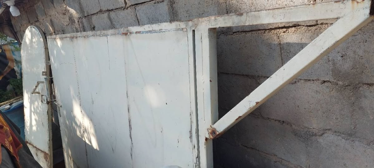 سلام عليكم
باب خارجي سلايت ٤ متر عرضه 
طول ٢متر موجود حاليا العنوان المسيب 
سعر جداا مناسب
تفضل هذا رقمي
موجود واتساب ***********
