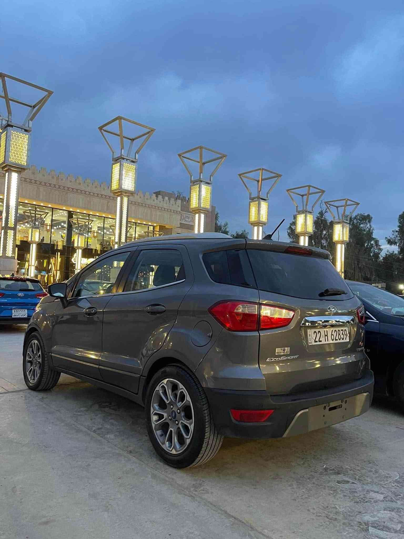 السلام عليكم 
FORD ECO SPORT 2019 فول مواصفات أعلى فئة TITANIUM 
للبيع او مراوس حسب القناعة 
المواصفات :- 
 1- فتحة سقف 
 2- لايتات ليد 
 3- كشنات جلد 
 4- تدفئة كشنات 
 5- تدفئة استيرين 
 6- رادار جانبي 
 7- كامره خلفية 
 8- شاشة كبيرة ( CAR PLAY ) 
 9- بصمة ودخول ذكي 
 10- تحكم ستيرين جهتين 
صور الحادث مرفقة ماشية 125.000 
السعر 90 $ 
للأتصال 
 *********** بغداد, العراق
