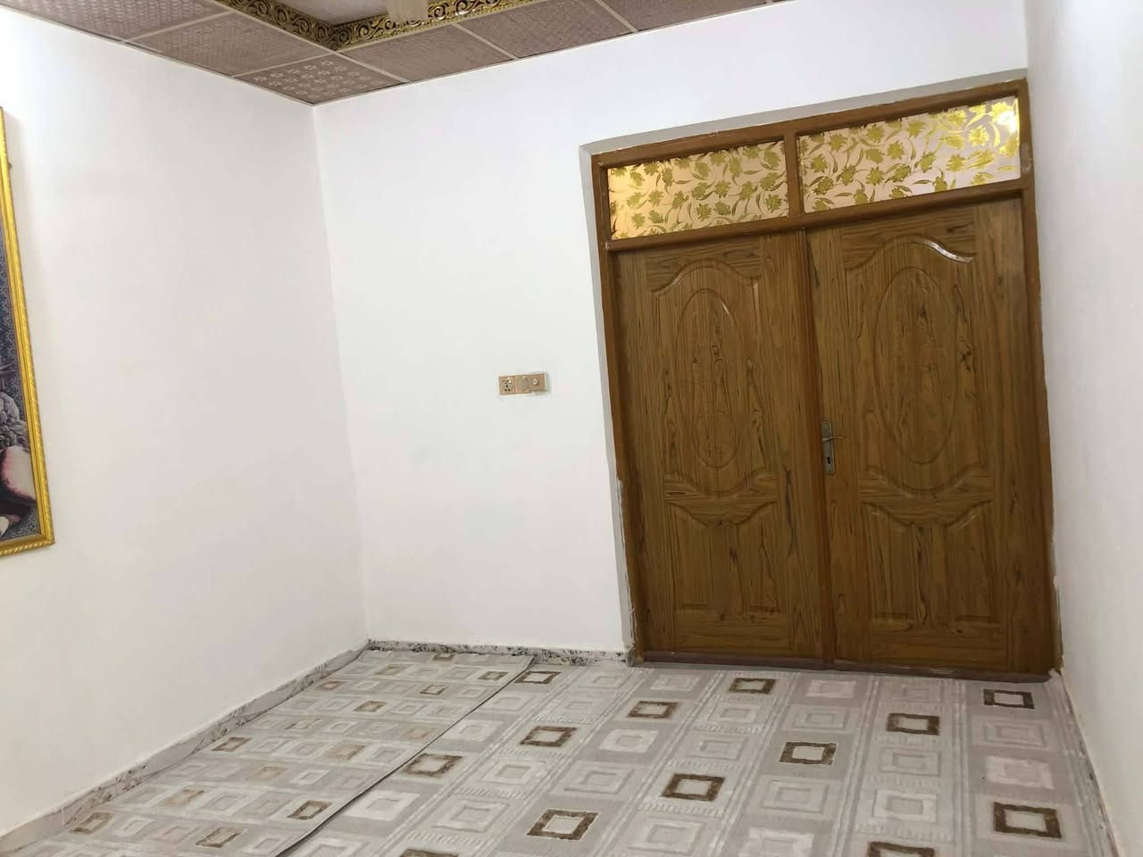 🏡 بيت للبيع – فرصة مميزة في النجف

📍 العنوان: شارع المطار الجديد – شارع السبيس
📜 سند 25
📐 المساحة: 100 م²
🏠 طابقين – البيت عالي عن مستوى الشارع

🔹 الطابق الأول:
• غرفة نوم
• صالة استقبال
• مطبخ حار
• مطبخ بارد
• منور عدد 2
• صحيات داخلية وخارجية

🔹 الطابق الثاني:
• غرفة
• صالة

✨ مواصفات البناء:
• الأساس والسقف كونكريت
• أرضيات بورسلين
• البيت بالكامل سقف ثانوي

📲 للاستفسار والتواصل واتساب:
***********
