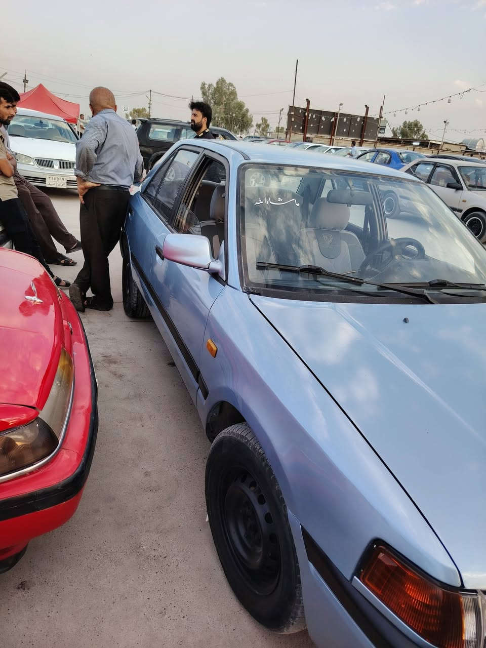 السلام عليكم مازدا 323للبيع صبغ عام جماليه بدون معجون شرط تخم تاير صدر امامي خلفي بشرط محرك گير بشرط غرفتها تخبل جديده السيارة احلى من الصور السعر 41وبيها مجال ***********
