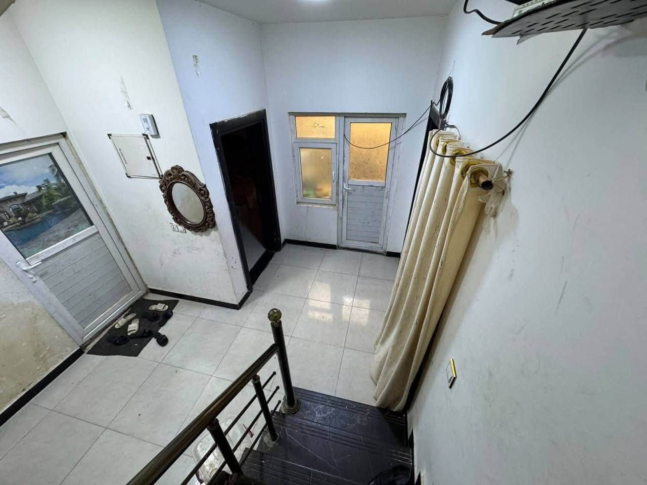 🏠 بيت للرهن في مجمع أبو تراب – المرحلة الأولى
📍 المساحة: 200 متر
📍 مقابل مركز التسوق
✨ يحتوي على:

* استقبال
* مطبخ
* غرفتين نوم
* حديقة خارجية
* كراج يسع سيارة

📞 للاستفسار راسلونا واتساب ***********
