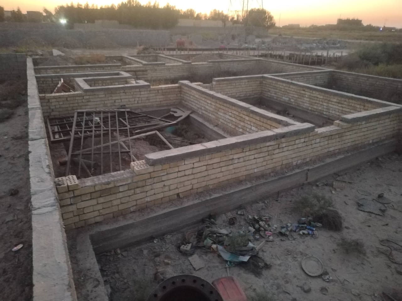 بتلو جاهز واجه ١٢ ونص ونزال ٢٠ بصف البتلو قطعه أرض فارغه واجه ١٠ ونزال ٢٠ سند ٢٥ واصل ماء كهرباء العنوان بغداد المعامل مدخل كاسر بوص مقابل البانزين خانه الانتصار السعر ٦٠ مليون وبي مجال للشراي *********** متوفر واتساب
