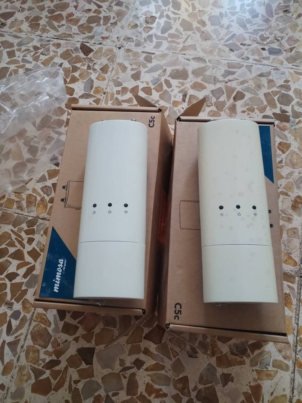نرجع انعيد المنشور ابسبب وعود الكاذبه / زوج ميموسات للبيع اخو الجديد استعمال قليل متخرجات او كاملات كرتون محولات اوياهن بس برمج او شد والي عنده سكترات 120 ubnt ويه ٩١٢ كملات عدد ٣ قطع اروسه وياهن رحمه الوالديكم الي ميريد ليدخلي الي يراوس او عنده كلمه خلي يراسلني او يتصل ***********
