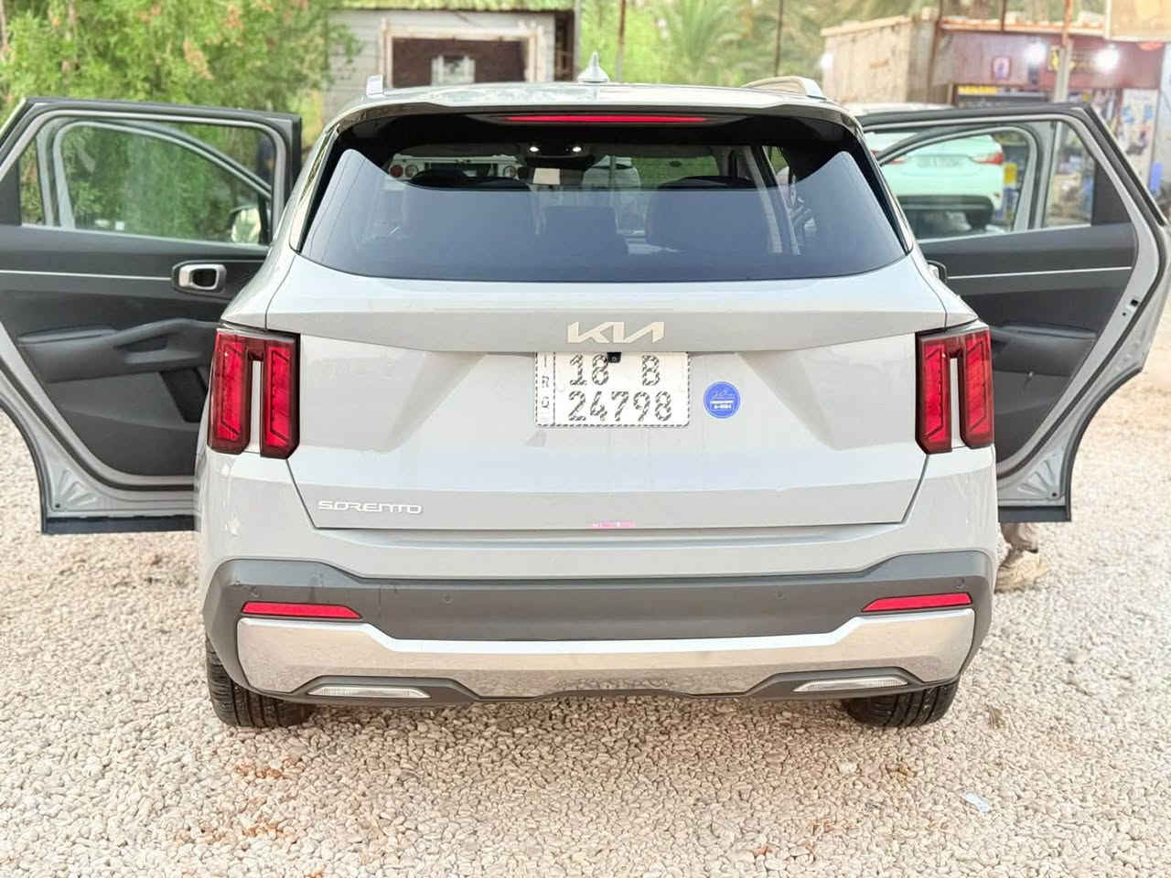 السلام عليكم
كيا سورنتو 2025 
السياره رقم شهداء باقي سنه وثلاث اشهر ابيع بوكالة ماشيه 25 الف كليو متر 
 جاملغات وبنيد
بدون دواخل طبكة الراديترادات مال الشركه 
الفئه s
محرك 2500  GDi
بصمه وتشغيل عن بعد 
بصمه أبواب 
شاشه كبيره متصله 
رادار امامي
مانع تصادم
مانع انزلاق
تحديد مسار.
نقطة عمياء .
تصحيح مسار
كاميرا خلفيه
داخل جلد 
كرسي كهرباء 
كراسي جلد
 7 راكب
كروز سرعة
قيادة ذاتية
تحكم ستيرن
شاحن وايرلس
هاند بريك كهربائي
حساسات خلفيه + اماميه
اضويه امامي زنون LED
لدات امامية بالأشارة الصفرة 
مدخل USB تايب سي 
محرك كير كهربائيات حدادية كلهن كفالة شرط
السعر 245 وبيها مجال بسيط 
للأستفسار *********** واتساب او اتصال
