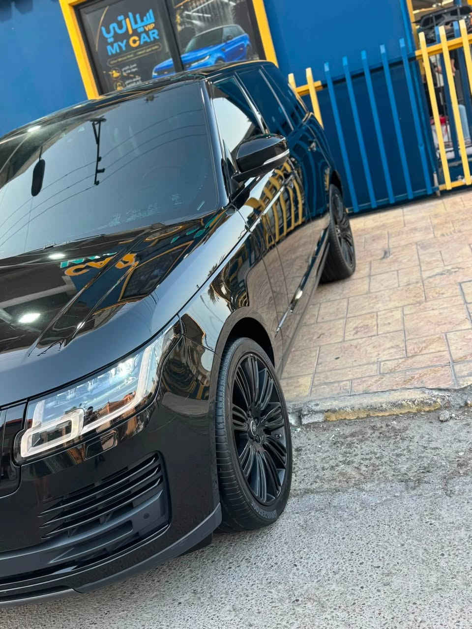 Range Rover 
Autobiography VIP
2020
  
V8 Supercharge
🇬🇧🇬🇧🇬🇧
ملاحظة قطعة مميزة بنظافتها 

رانج روفر 
فوك _ اوتوبايغرافي

الموديل ـ 2020
رقم بغداد❤️ 
اللون اسود موقمارة اسود
تچوة خلفية كهرباء
مغلفة PPF
😍 
داخل مميز ايضا لون احمر

وكالة عمان اامحمودية خليجي كفالة عامة 🧡
ضمان دولي وضمان شركة 
بصمة عدد 2 
عداد المسافة ـ 55 الف كيلو😍 
المحرك ـ 8  سلندر سوبر جارج

دوسات شفط 
ابواب شفط 
كامرات 
رادار 
مساج 
فول مواصفات  

تسأل على السعر 
اتصل او راسلنا واتس اب 
او لسيارات اخرى 
ادخل على الكروب الرئيسي
اضغط هنا 👇
فريق رانج روفر العراق (U.C.M.i)

مكان السيارة بغداد المنصور
للأستفسار 

*********** يوسف
Yousif Range
@الجميع
