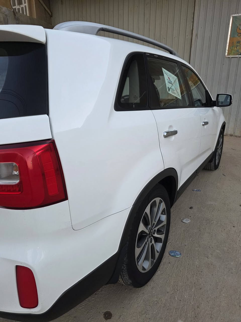 سلام عليكم للبيع.      سعر 150 بيه مجال 
كيا سورنتو 2014 خليجي فول مواصفات 
بيه صبغ بكانين فقط باقي مكفوله 
محرك 6 سلندر دوش 
تحكمات ستيرن 
مري شفط 
بانوراما 
 7 راكب 
ثلاث قطع تبريد 
بصمه تشغيل + ابواب 
كشنات جلد 
كرسي كهرباء 
شاشه وكامرة خلفيه 
لد امامي خلفي 
بردات خلفيه اصل 
تبريد ثلج 🧊 مسافه ماشيه 174
مكان السياره صلاح الدين دجيل 
للاستفسار الاتصال ‎***********

