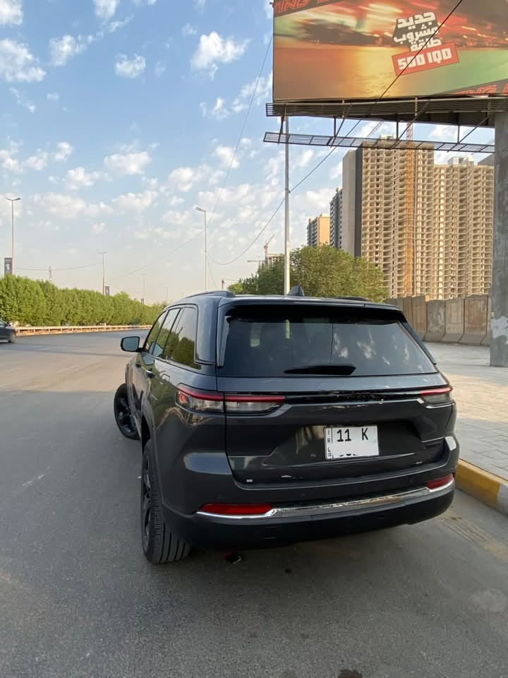 السلام عليكم صلو على النبي
وارد امريكي جيب كراند شيروكي لمتد بلاك توب رصاصي غامق 2025
دخول جديد شهداء ورثة فقط اني سنوية با اسمي
حادث السيارة دعامية خلفية + بيه تعديل بالخلف السيارة
الممشى 22500 الف كيلو
محرك V6 3.6L 
عدد الاحصنة 293 
دفع خلفي + شاشة وسطية تحكم بالاعدادات كله بيه + شاشة عدادات رقمية + تشغيل بصمة عن بعد + تدفئة مقاعد امامية + تدفئة ستيرن + كاميرا خلفية وحساسات + انظمة امان ومثبت سرعة + وتعديل مسار + رادارات ونقط عمياء وهواي مواصفات فقط بدون فتحة سقف
ملاحظة : بيه مجال للشراي
للاستفسار عن سعر : واتساب ***********
