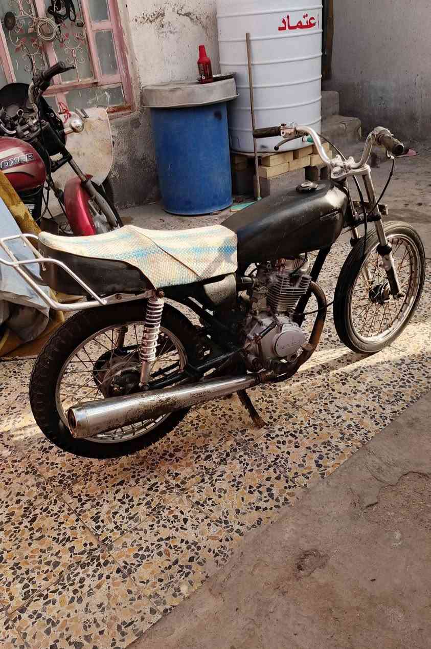 سلام عليكم دراجه ادوات دراجه حلوه بيها شلعه تاكل الكاع دراجه مال كراب سعر 300 وبيها مجال الشراي بخدمته مكاني شط العرب بالجزيره ***********

